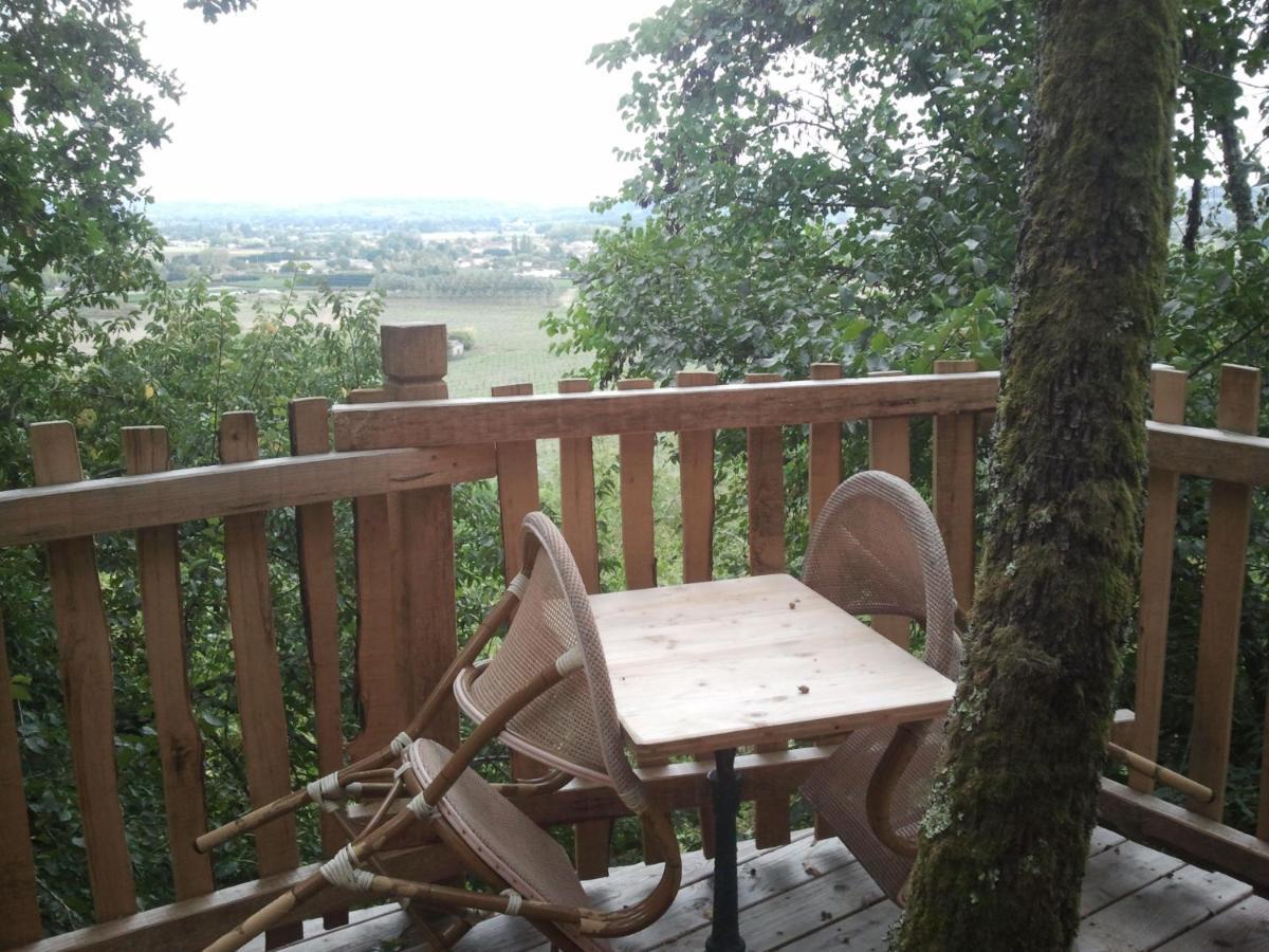 Nuits Perchees A Laroque Bed & Breakfast Saint-Antoine-de-Breuilh Exterior photo